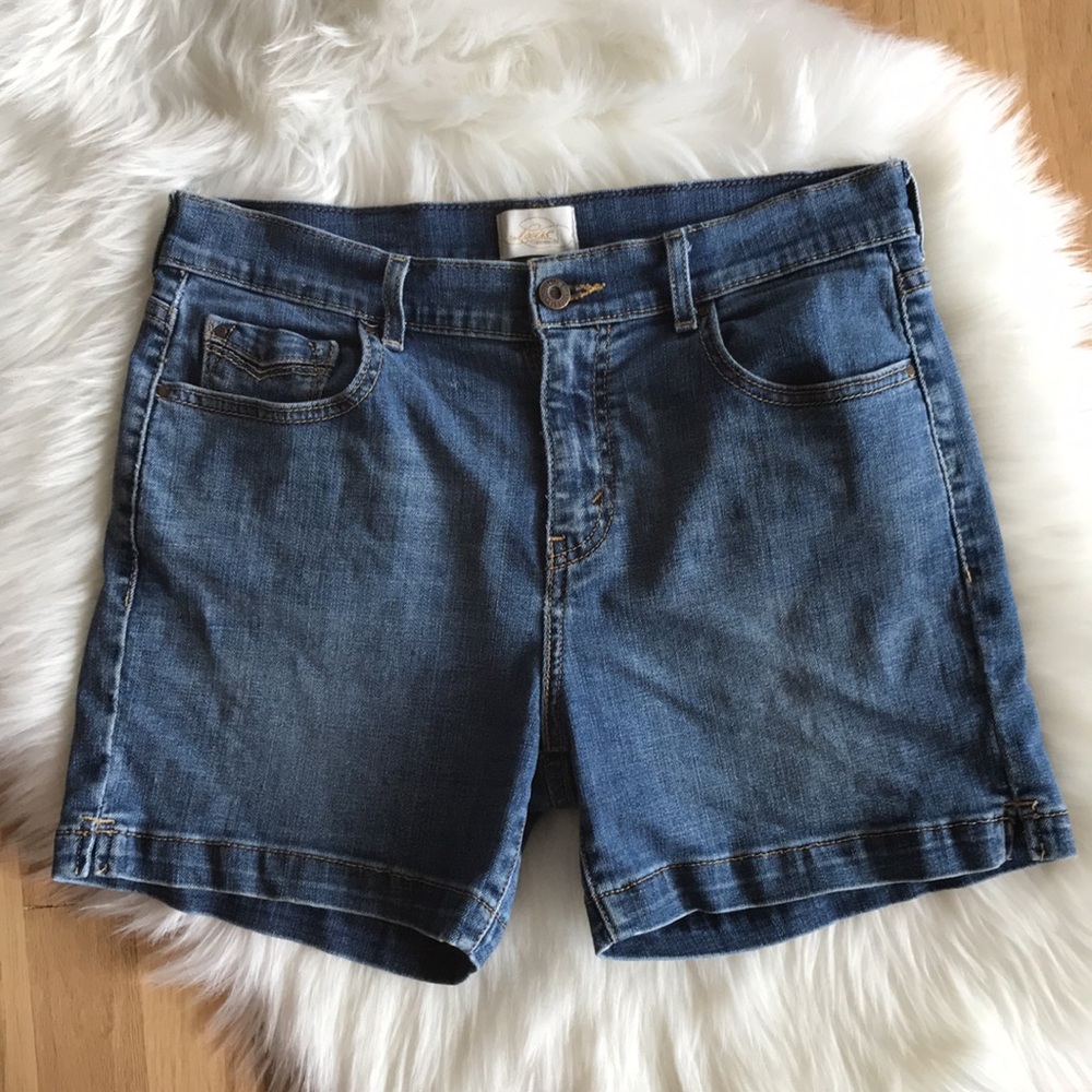 Levi’s 515 medium wash denim jean shorts